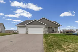 909 Emily Ct NE, Montgomery, MN 56069 - Photo 2
