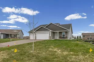 909 Emily Ct NE, Montgomery, MN 56069 - Photo 4