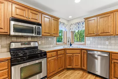9918 Kiwi Avenue N, Brooklyn Park, MN 55443 - Photo 12