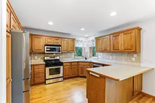 9918 Kiwi Ave N, Brooklyn Park, MN 55443 - Photo 10
