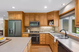 2240 Thrushwood Cir, Victoria, MN 55386 - Photo 32
