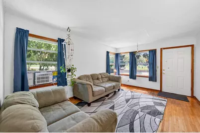 725 California Avenue E, Saint Paul, MN 55106 - Photo 2