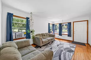 725 California Ave E, Saint Paul, MN 55106 - Photo 2
