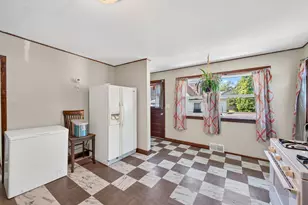 725 California Ave E, Saint Paul, MN 55106 - Photo 4