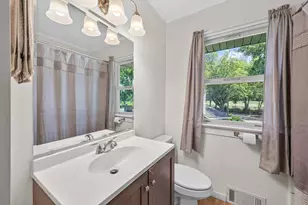 725 California Ave E, Saint Paul, MN 55106 - Photo 6