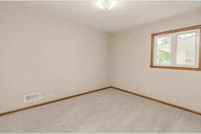 1568 Atlantic Street, Saint Paul, MN 55106 - Photo 14