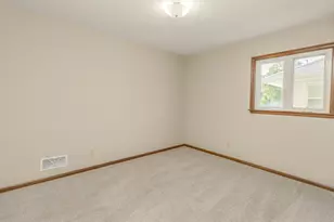 1568 Atlantic St, Saint Paul, MN 55106 - Photo 14