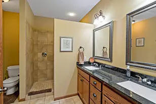 1371 Holly Ave N, Oakdale, MN 55128 - Photo 18