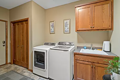1371 Holly Avenue N, Oakdale, MN 55128 - Photo 22