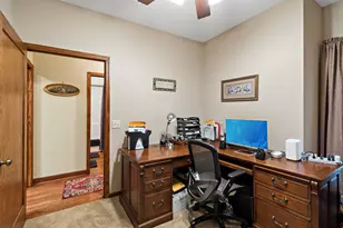 1371 Holly Ave N, Oakdale, MN 55128 - Photo 20