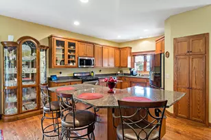 1371 Holly Ave N, Oakdale, MN 55128 - Photo 8