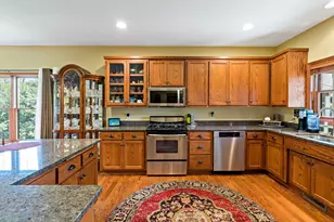 1371 Holly Ave N, Oakdale, MN 55128 - Photo 8