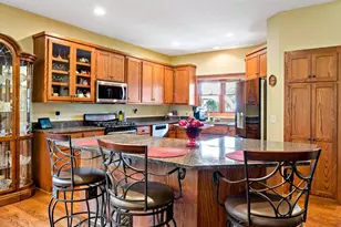 1371 Holly Ave N, Oakdale, MN 55128 - Photo 6