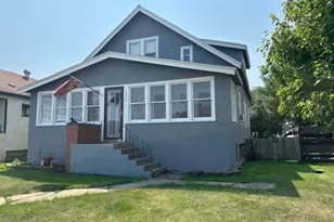 216 E 25th St, Hibbing, MN 55746 - Photo 12