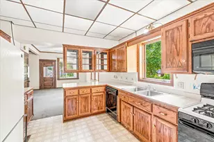 328 3rd St SE, Braham, MN 55006 - Photo 8