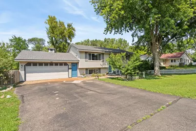 6441 Edgemont Boulevard N, Brooklyn Park, MN 55428 - Photo 4