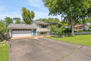 6441 Edgemont Blvd N, Brooklyn Park, MN 55428 - Photo 4
