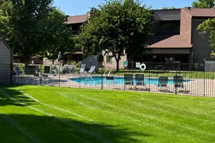 7601 W 101st St, Bloomington, MN 55438 - Photo 20