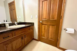 404 Crescent Dr, Albert Lea, MN 56007 - Photo 12