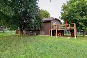 404 Crescent Dr, Albert Lea, MN 56007 - Photo 22