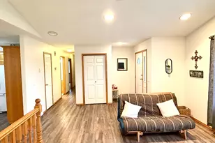 407 Oak Crest Blvd, Roseau, MN 56751 - Photo 4