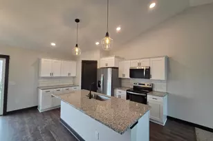 509 Gunnar Ln, Ellendale, MN 56026 - Photo 6