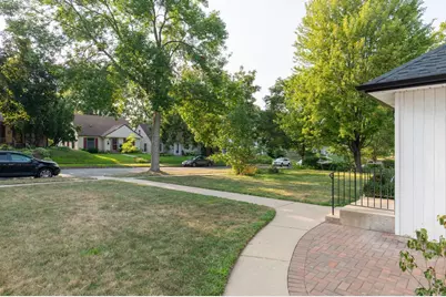2821 Edgewood Avenue S, Saint Louis Park, MN 55426 - Photo 30