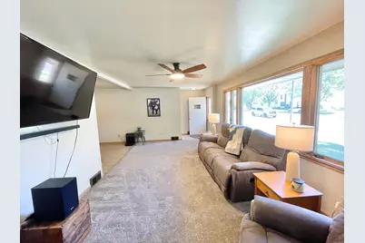 16 S Paffrath Avenue, Springfield, MN 56087 - Photo 6