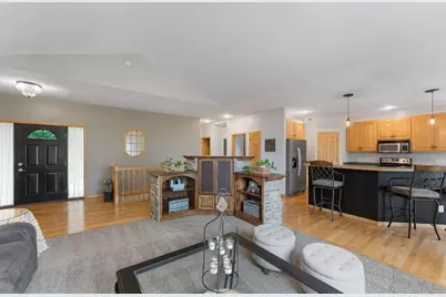 1678 Hunters Trail, Centerville, MN 55038 - Photo 4