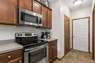 15252 Maryland Ave, Savage, MN 55378 - Photo 12