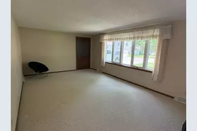1250 Lakeview Lane SW, Hutchinson, MN 55350 - Photo 2