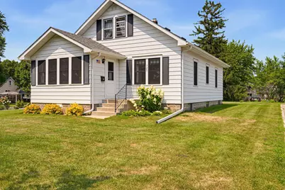 725 5th Avenue SW, Hutchinson, MN 55350 - Photo 1