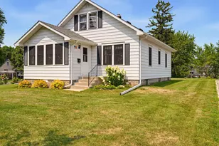725 5th Ave SW, Hutchinson, MN 55350 - Photo 1