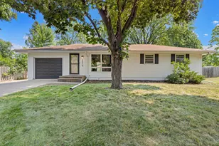 6416 Georgia Ave N, Brooklyn Park, MN 55428 - Photo 2