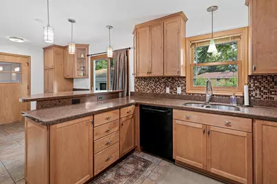 6416 Georgia Avenue N, Brooklyn Park, MN 55428 - Photo 8