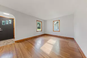 619 4th Ave NE, Waseca, MN 56093 - Photo 4