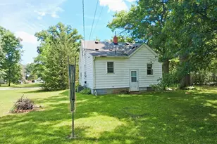 714 5th St SW, Little Falls, MN 56345 - Photo 2