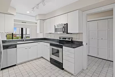 1235 Yale Place #808, Minneapolis, MN 55403 - Photo 2