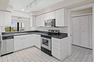 1235 Yale Pl, Minneapolis, MN 55403 - Photo 2
