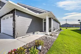 230 11th Ave S, Princeton, MN 55371 - Photo 2