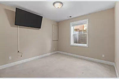 4516 Chowen Avenue S, Minneapolis, MN 55410 - Photo 38