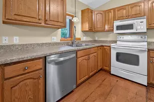 108 Celestine Cir, Mankato, MN 56001 - Photo 10
