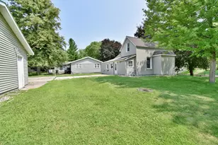 466 Bluff St NE, Hutchinson, MN 55350 - Photo 16
