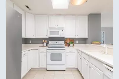 6165 Chasewood Parkway #202, Minnetonka, MN 55343 - Photo 8