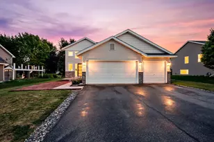 526 Hackney Ave, Shakopee, MN 55379 - Photo 1