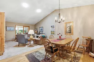 7590 Newbury Rd, Woodbury, MN 55125 - Photo 8