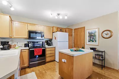 7590 Newbury Road, Woodbury, MN 55125 - Photo 12