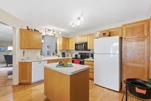 7590 Newbury Rd, Woodbury, MN 55125 - Photo 10