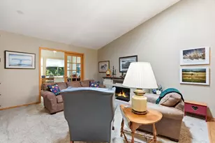 7590 Newbury Rd, Woodbury, MN 55125 - Photo 4