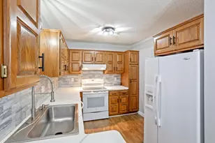 5536 Aldrich Dr N, Brooklyn Center, MN 55430 - Photo 10